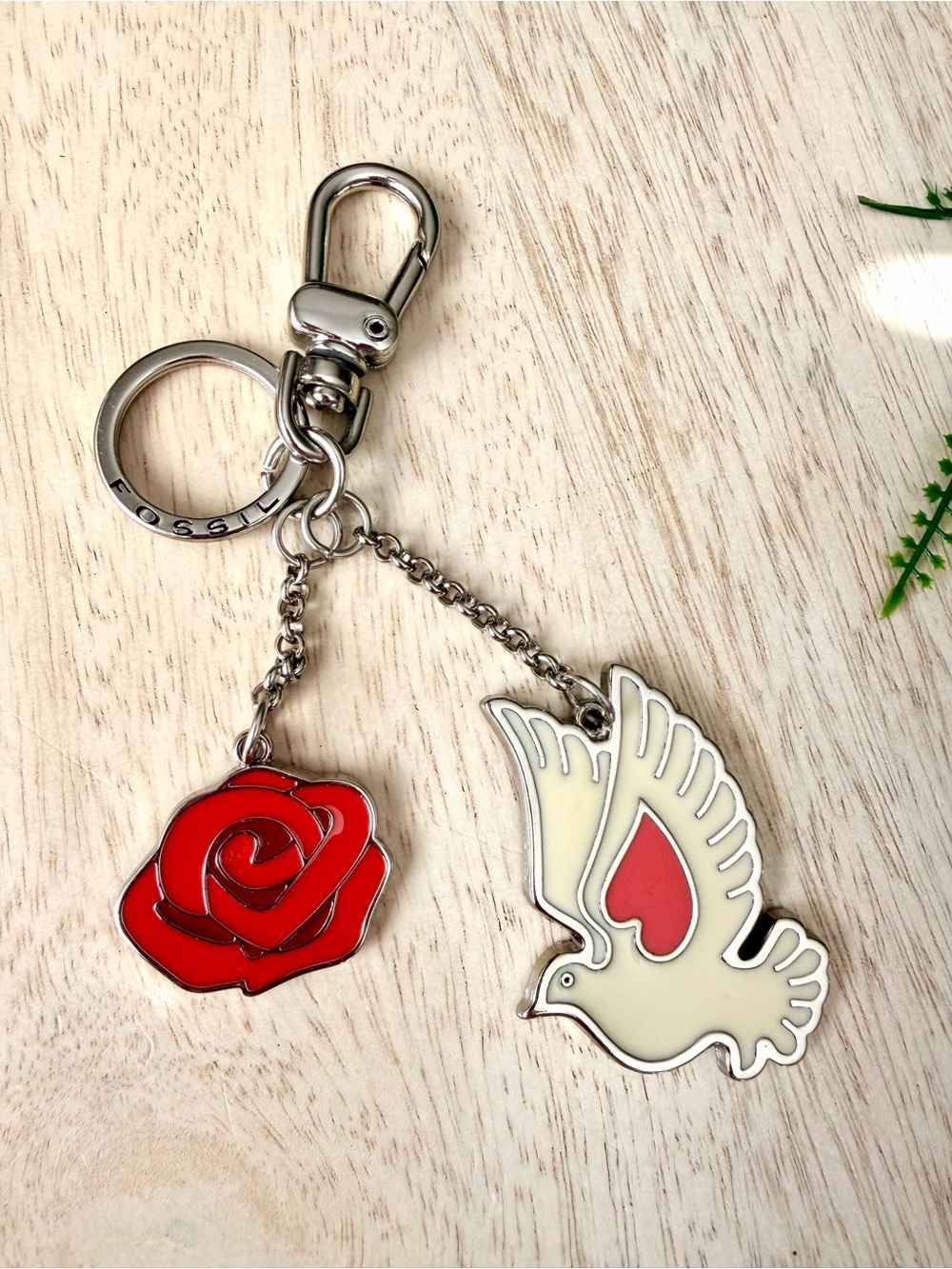 FOSSIL Charms Dove Rose Enamel Keyring with clasp - new without tags